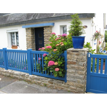 Clôture PVC cadre intégré avec traverse haute et basse de couleur bleue