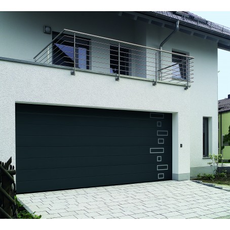 Porte de garage sectionnelle plafond avec motifs en inox