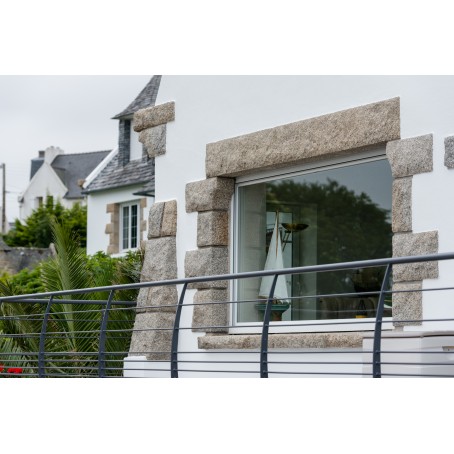 Fenêtre fixe en PVC de couleur blanche