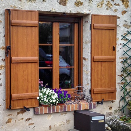 Volet battant PVC lames verticales