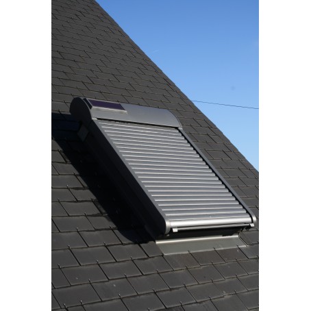 Volet roulant pour fenêtres de toit électrique et solaire